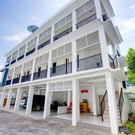 Oyo 3279 Joy Residence Samarinda Luaran gambar